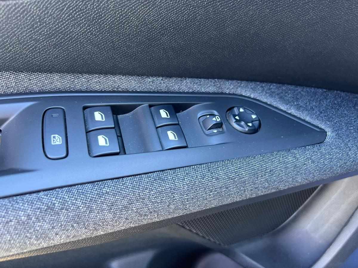 peugeot-3008-2017-diesel-1560cc