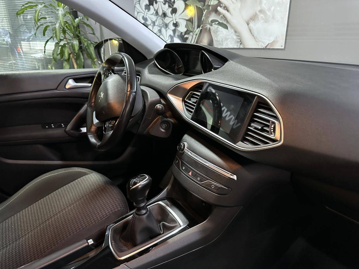 peugeot-308-sw-2021-gasolina-1199cc