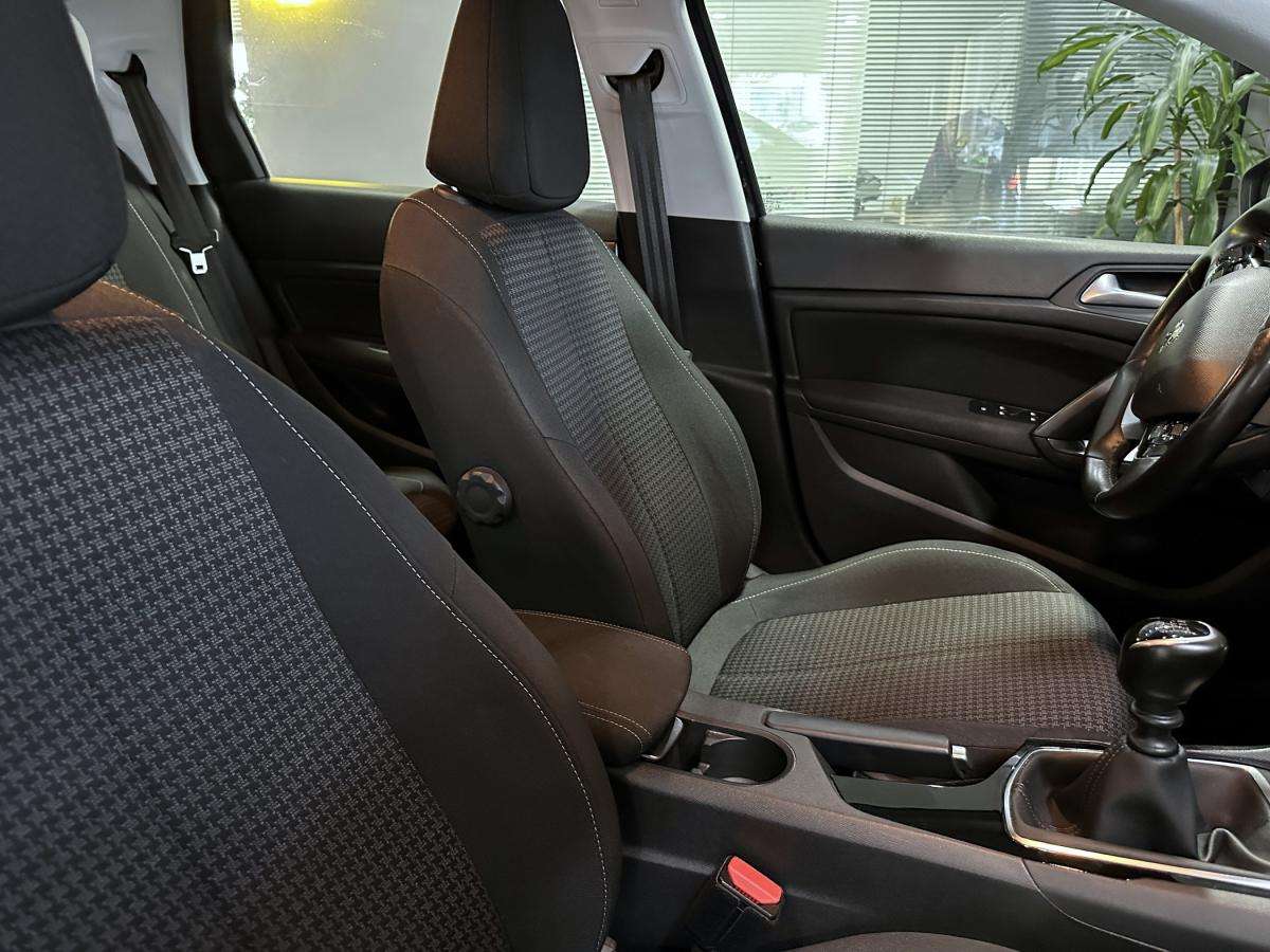 peugeot-308-sw-2021-gasolina-1199cc