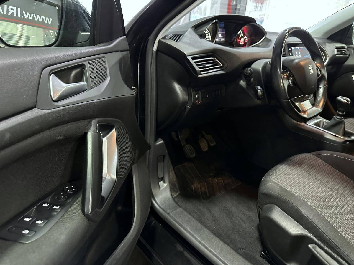 peugeot-308-sw-2021-gasolina-1199cc