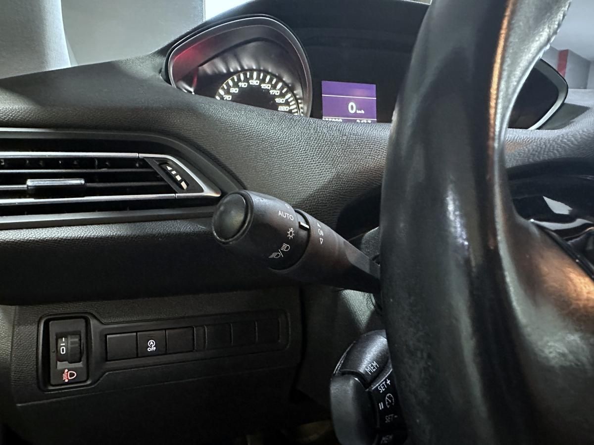 peugeot-308-sw-2021-gasolina-1199cc