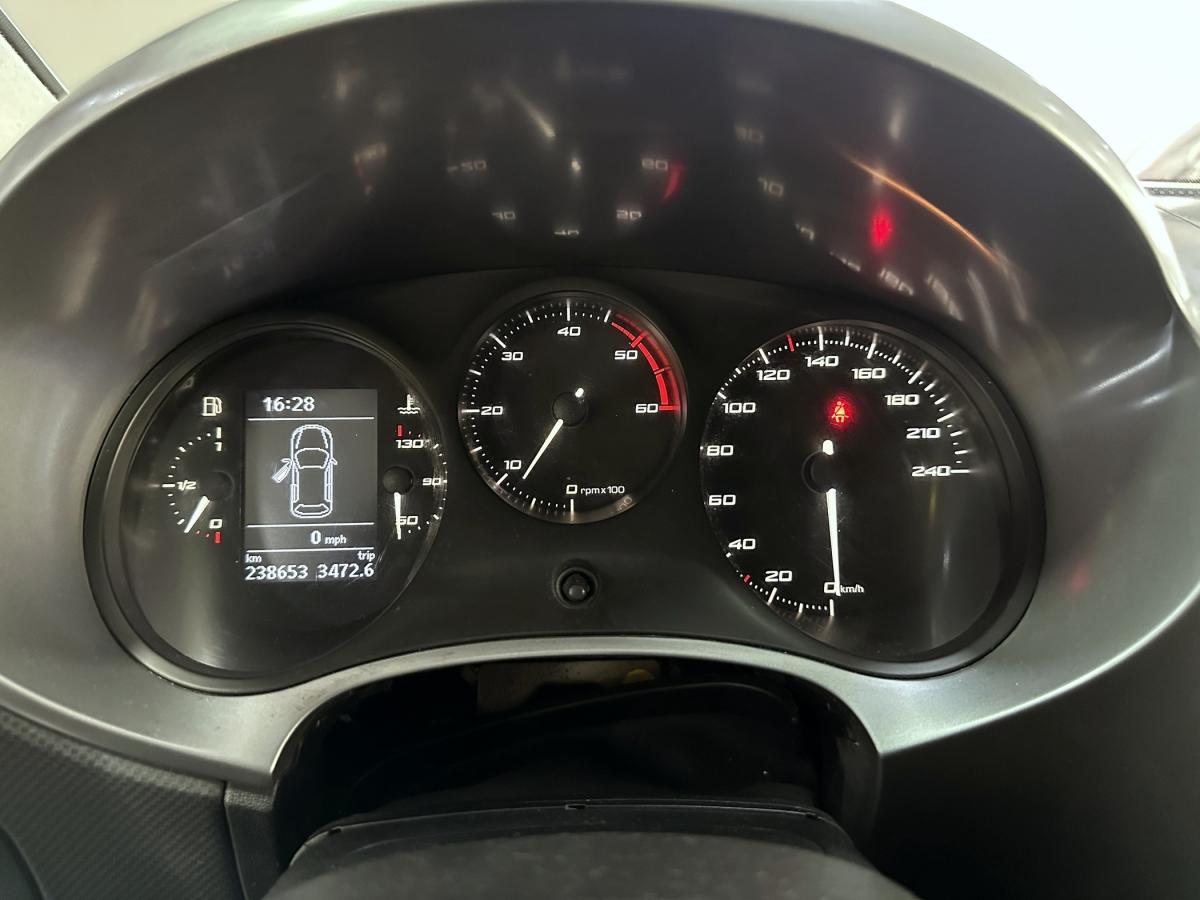 seat-leon-2011-diesel-1598cc