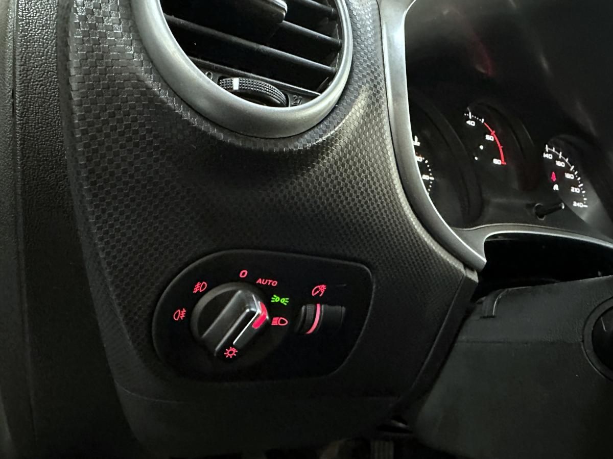 seat-leon-2011-diesel-1598cc