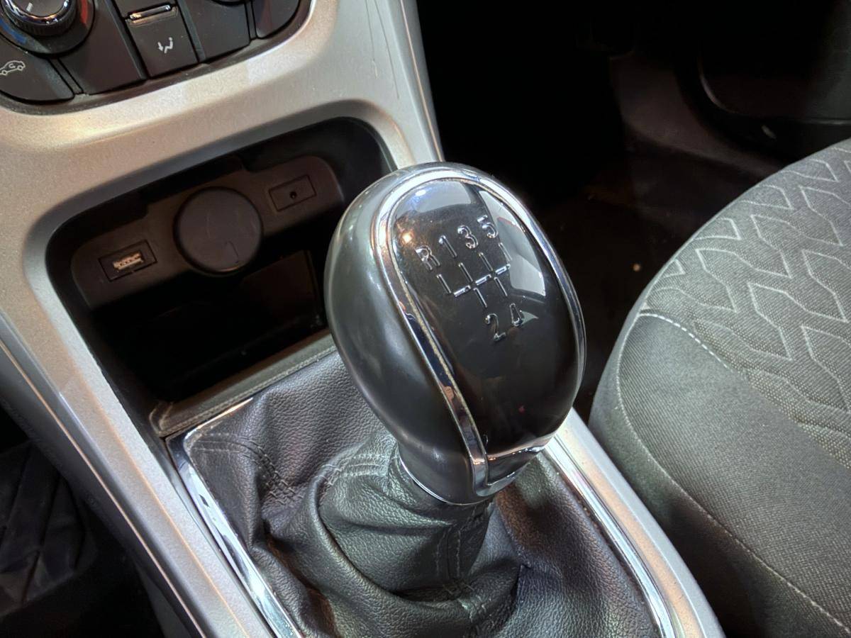 opel-astra-sport-tourer-2014-diesel-1248cc