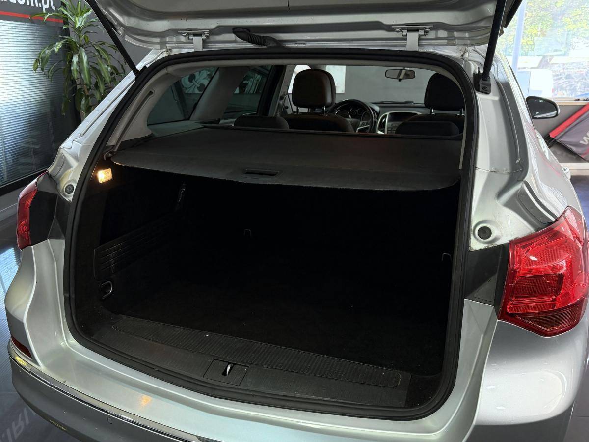 opel-astra-sport-tourer-2014-diesel-1248cc