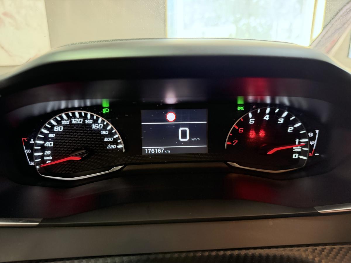 peugeot-208-2020-diesel-1499cc