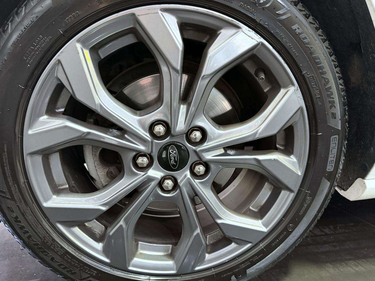 ford-focus-2022-hibrido-a-gasolina-998cc