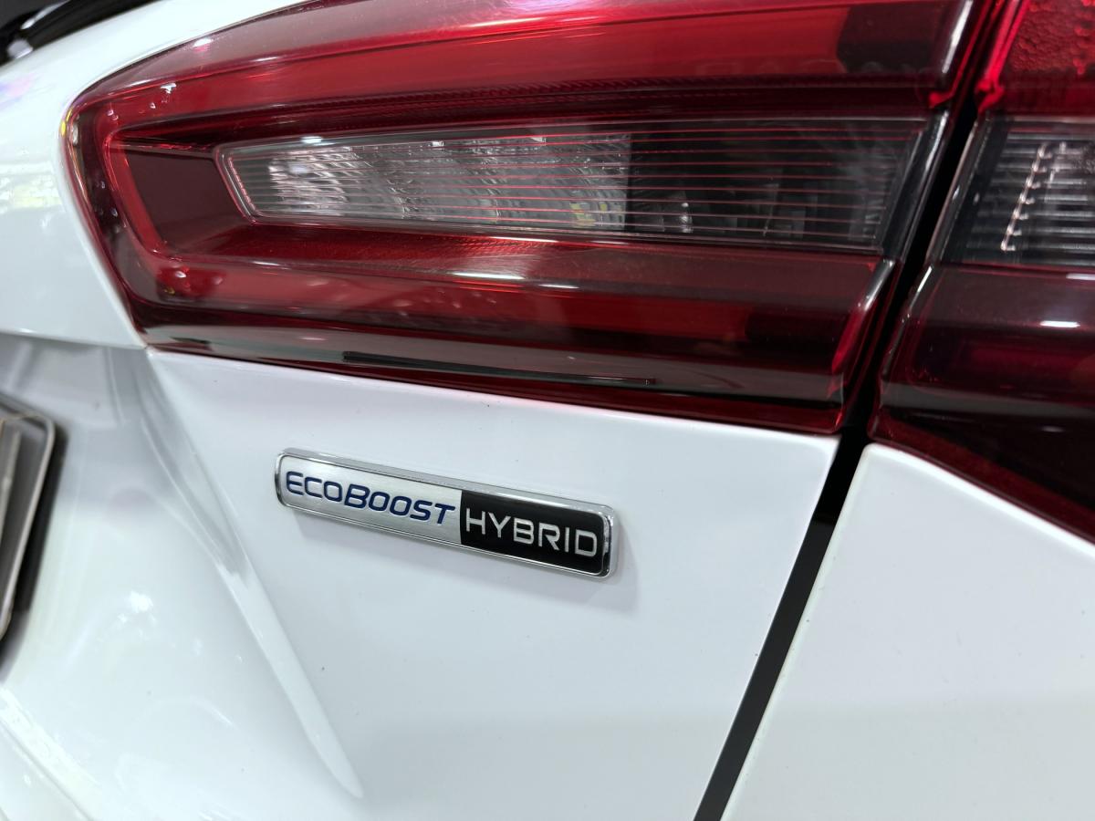 ford-focus-2022-hibrido-a-gasolina-998cc
