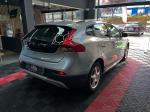 volvo-v40-cross-country-2013-diesel-1560cc