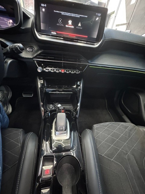 peugeot-2008-2021-diesel-1499cc