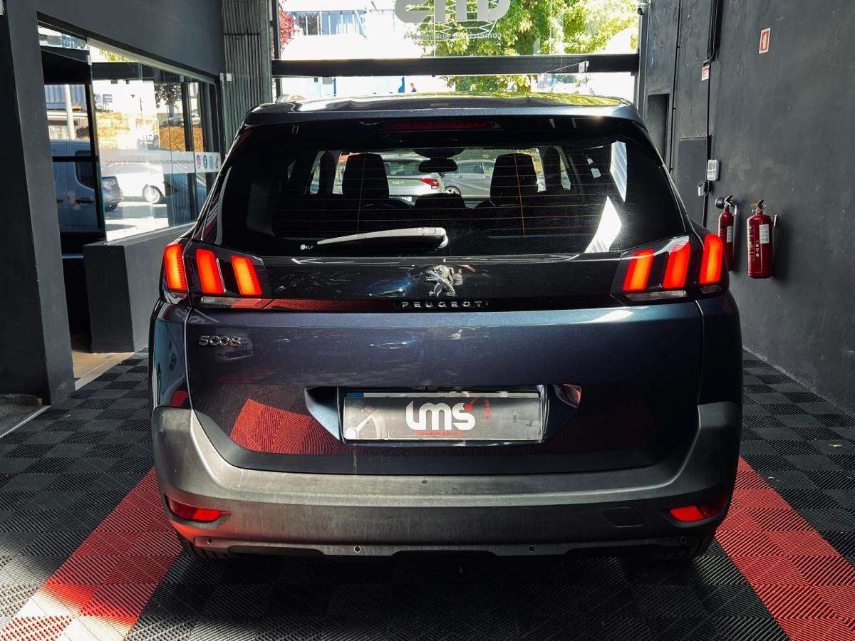 peugeot-5008-2019-diesel-1499cc