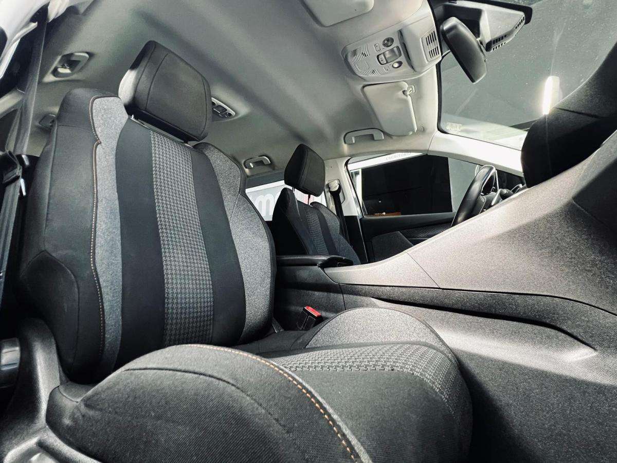 peugeot-5008-2019-diesel-1499cc