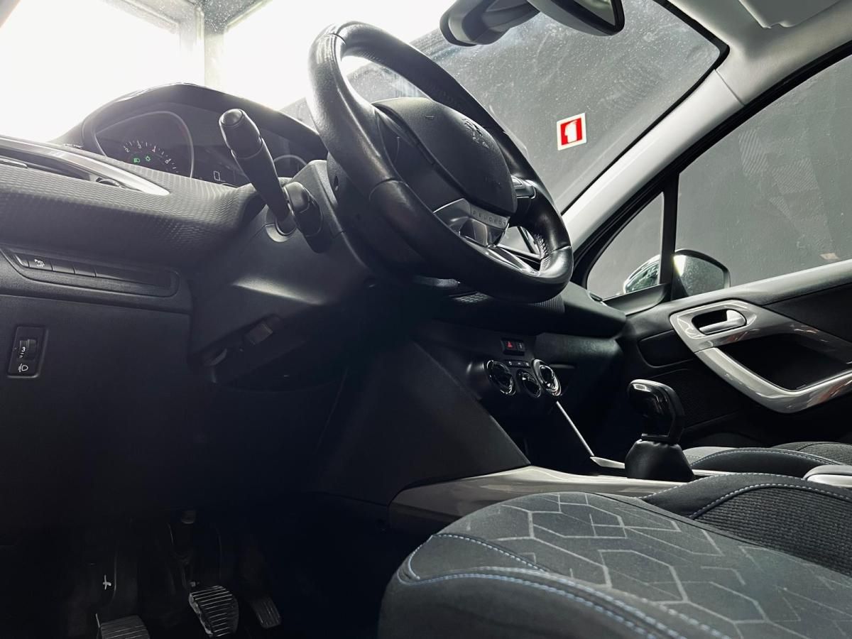peugeot-2008-2018-gasolina-1199cc