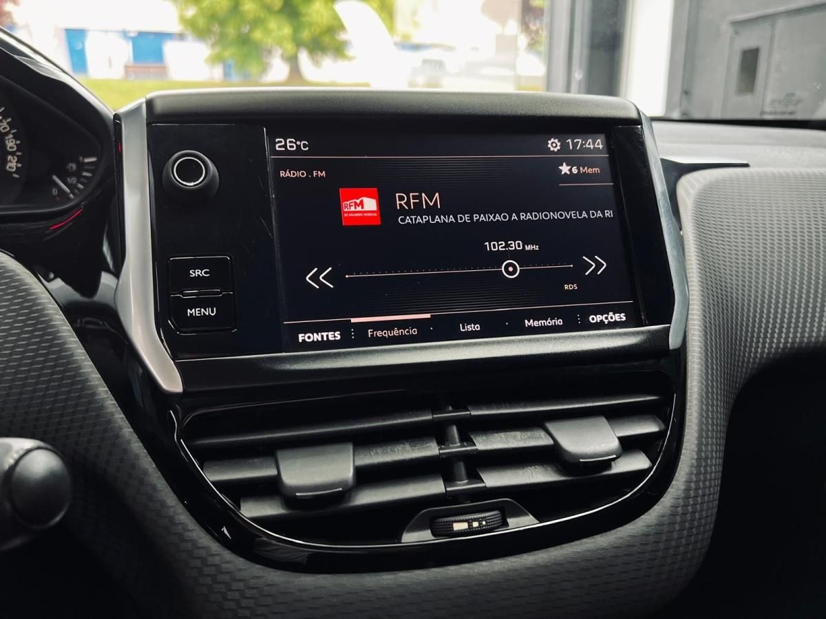 peugeot-2008-2018-gasolina-1199cc