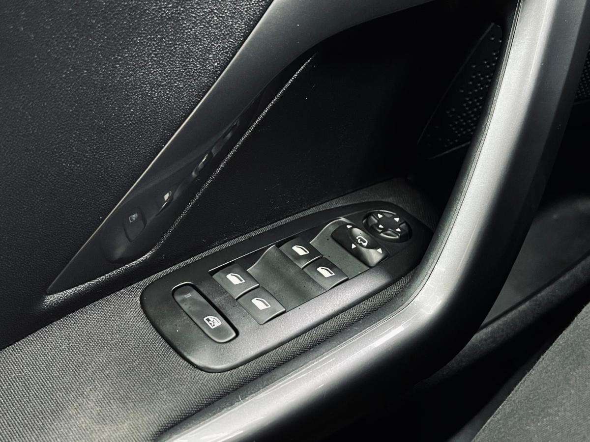 peugeot-2008-2018-gasolina-1199cc