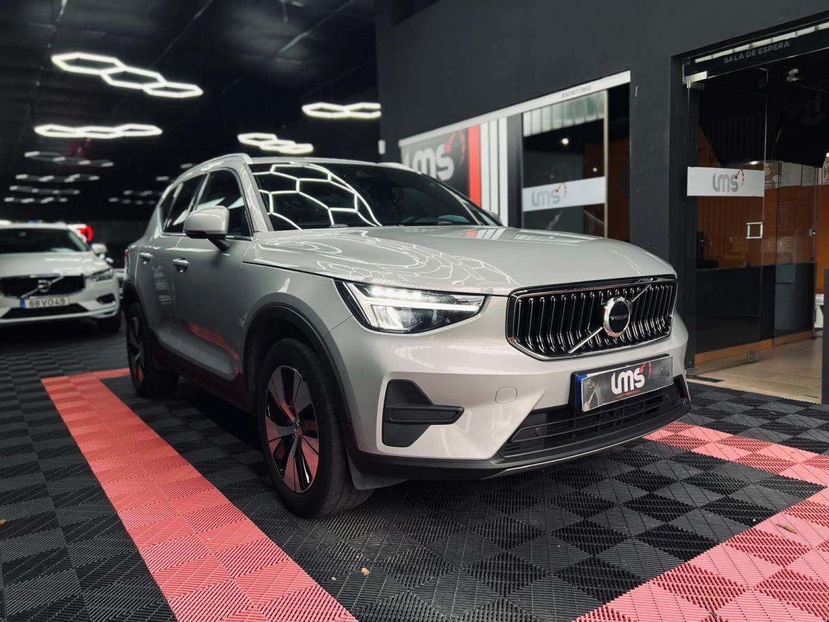 volvo-xc40-2023-hibrido-a-gasolina-1477cc
