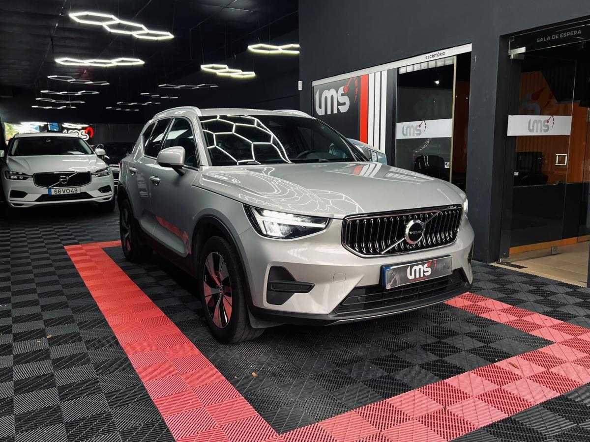 volvo-xc40-2023-hibrido-a-gasolina-1477cc