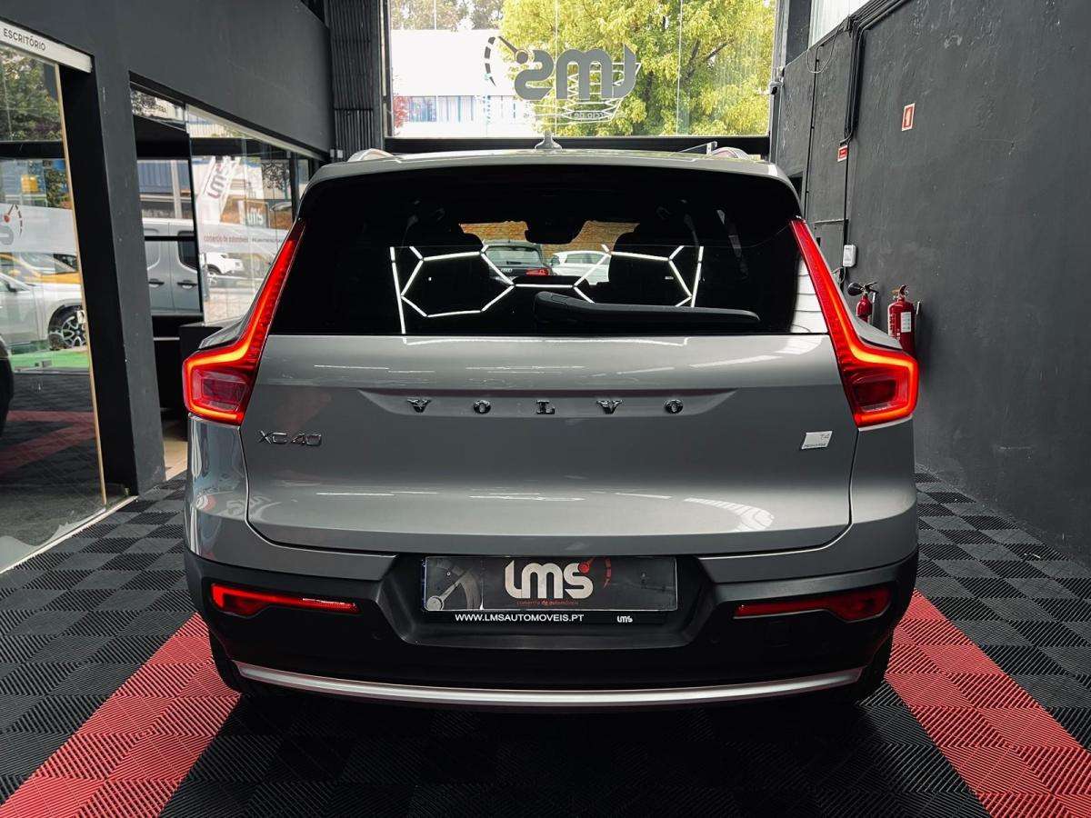 volvo-xc40-2023-hibrido-a-gasolina-1477cc