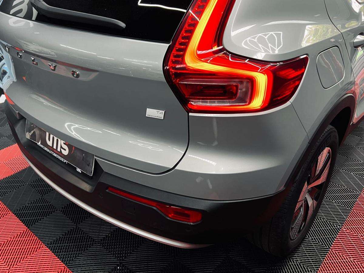 volvo-xc40-2023-hibrido-a-gasolina-1477cc