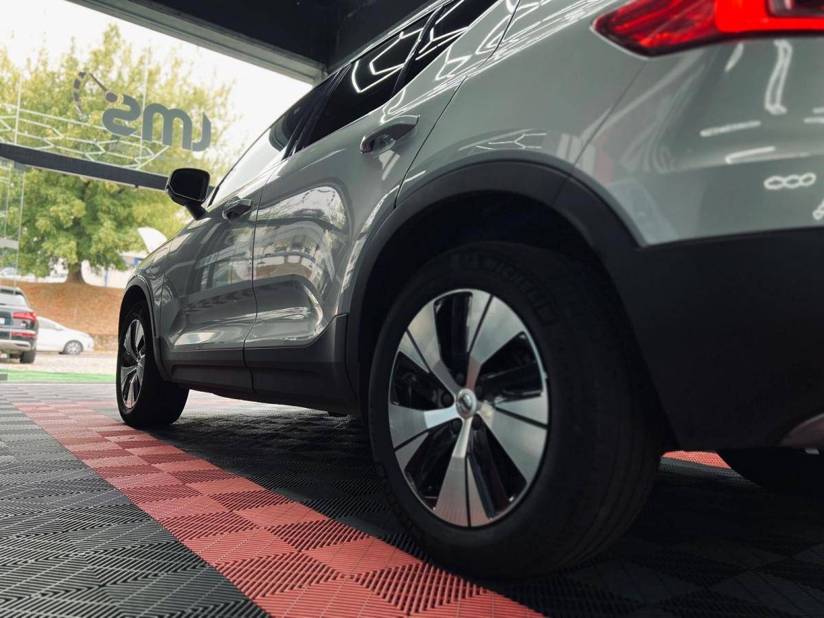 volvo-xc40-2023-hibrido-a-gasolina-1477cc