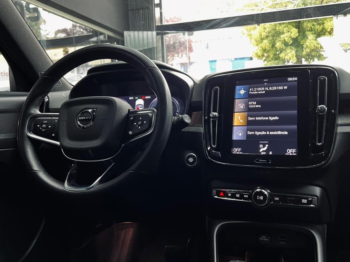 volvo-xc40-2023-hibrido-a-gasolina-1477cc
