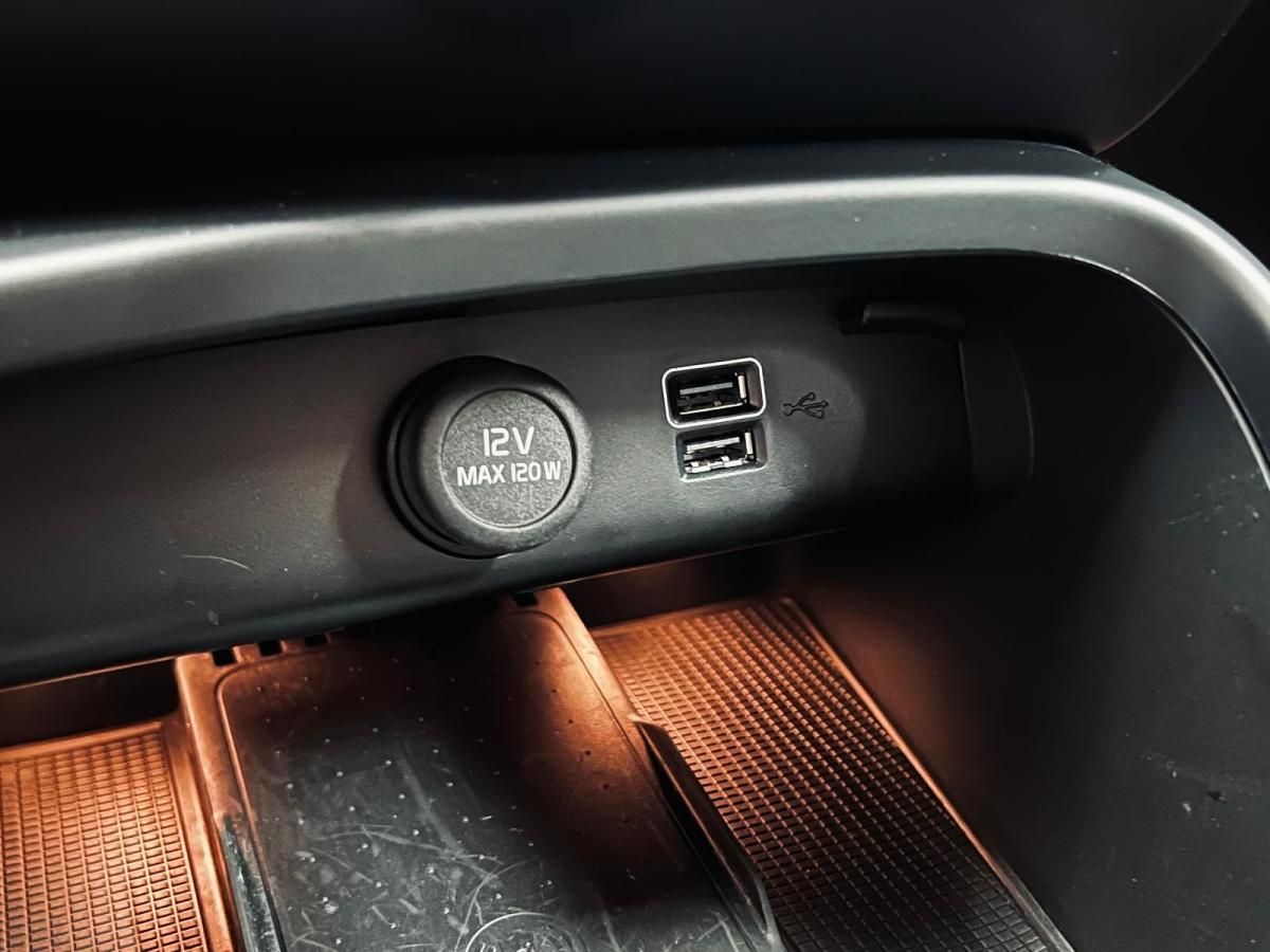 volvo-xc40-2023-hibrido-a-gasolina-1477cc