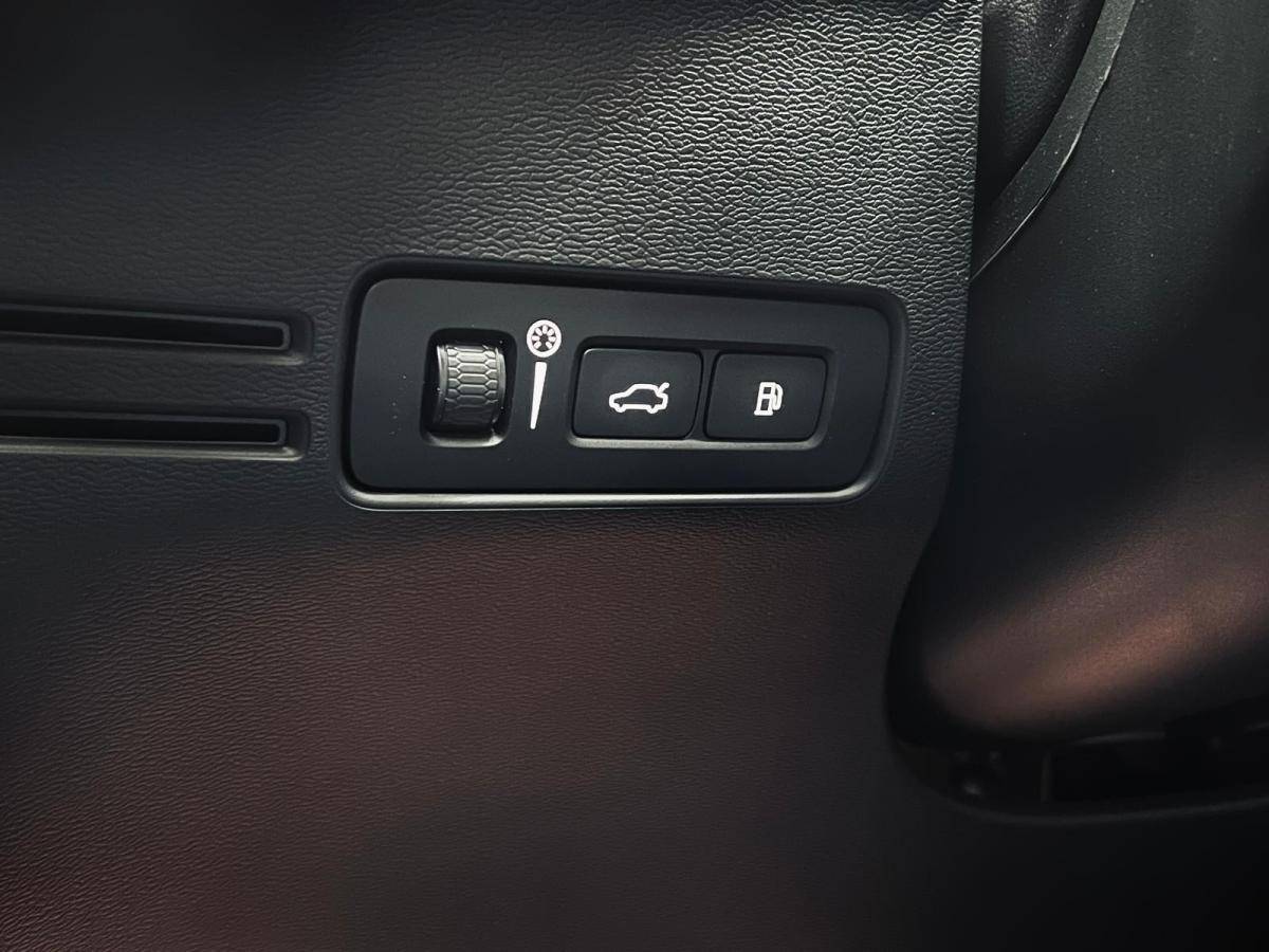 volvo-xc40-2023-hibrido-a-gasolina-1477cc