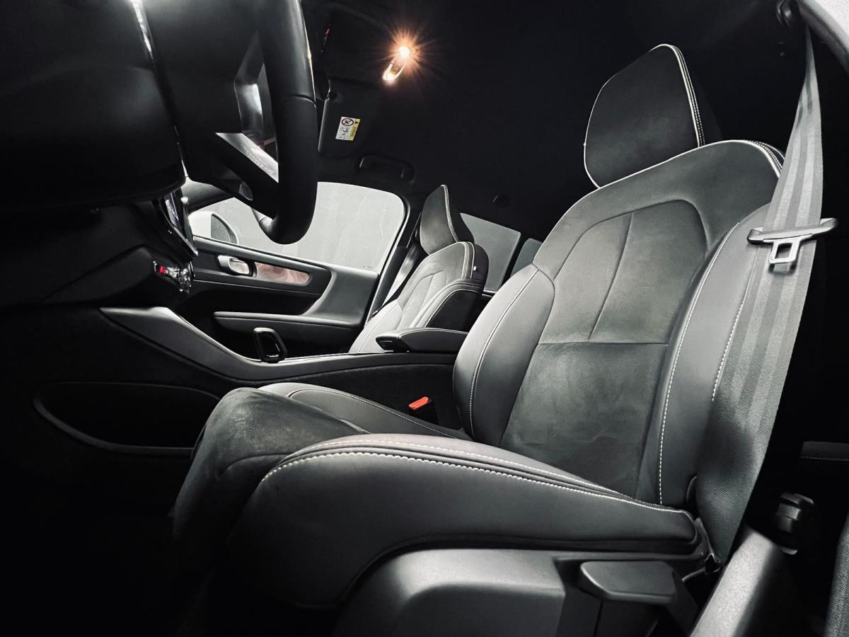 volvo-xc40-2023-hibrido-a-gasolina-1477cc