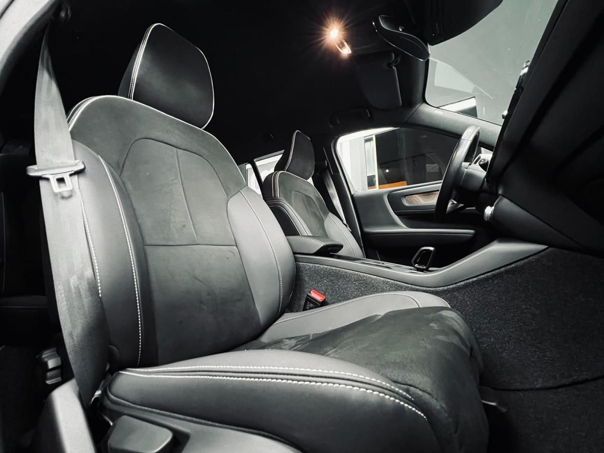 volvo-xc40-2023-hibrido-a-gasolina-1477cc