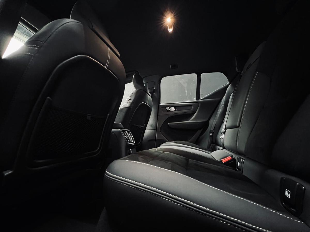 volvo-xc40-2023-hibrido-a-gasolina-1477cc