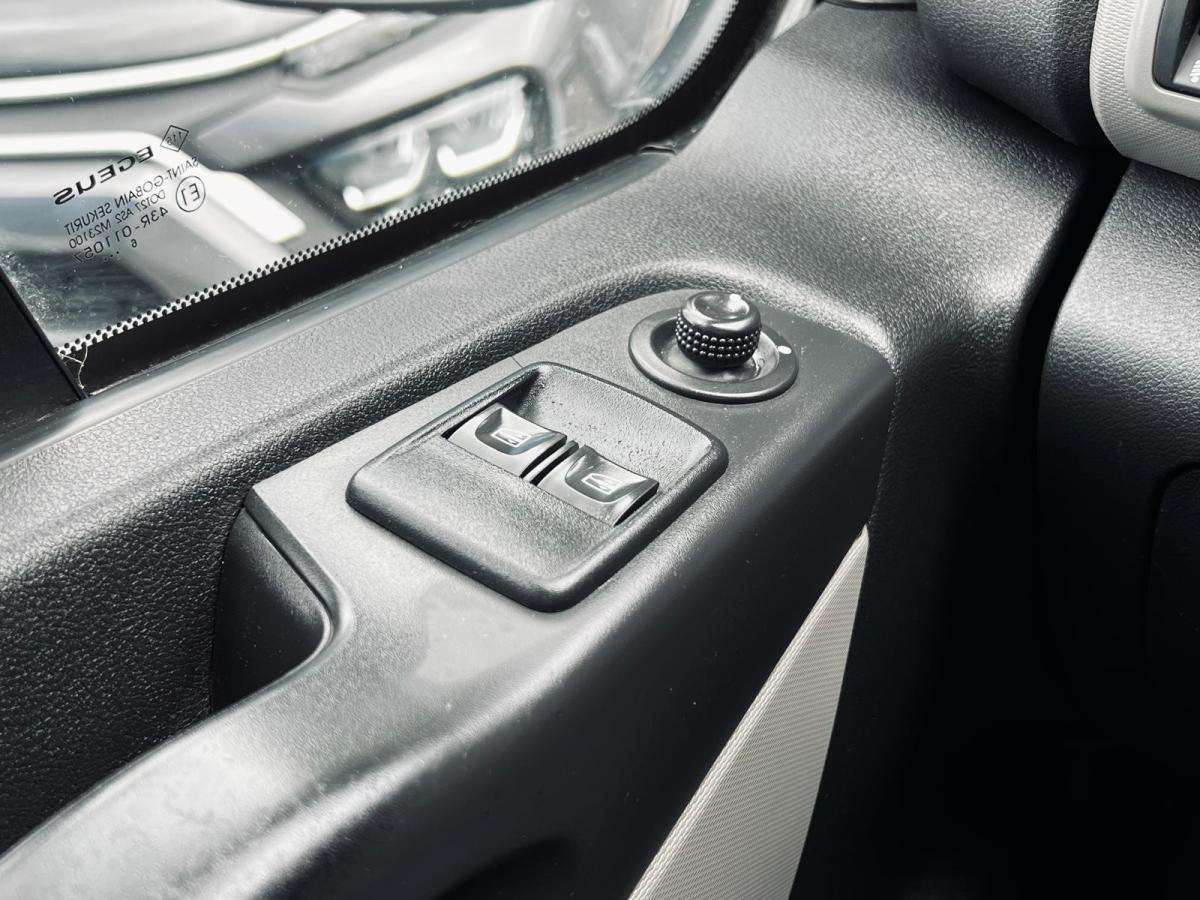 renault-trafic-2016-diesel-1598cc