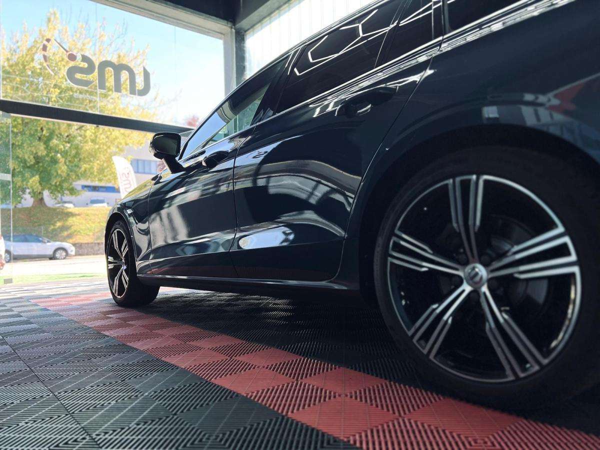 volvo-v60-2019-diesel-1969cc