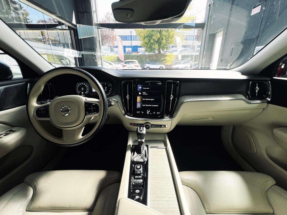 volvo-v60-2019-diesel-1969cc