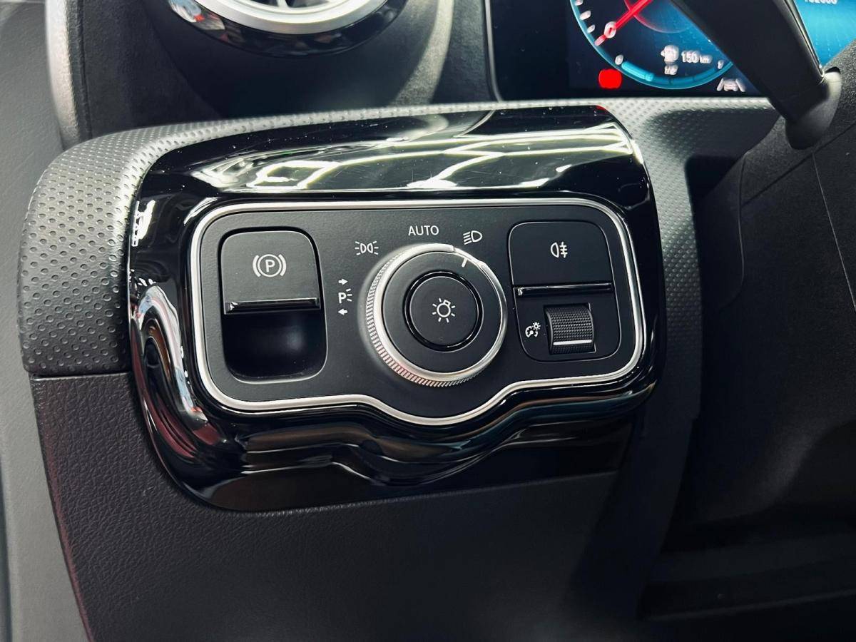 mercedes-benz-classe-a-2021-hibrido-a-gasolina-1332cc