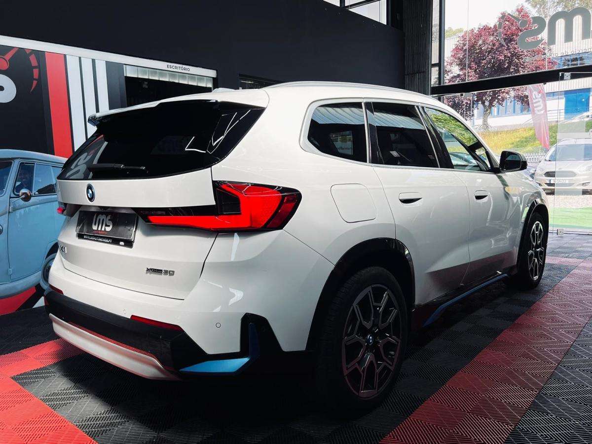 bmw-ix-2023-eletrico-500cc