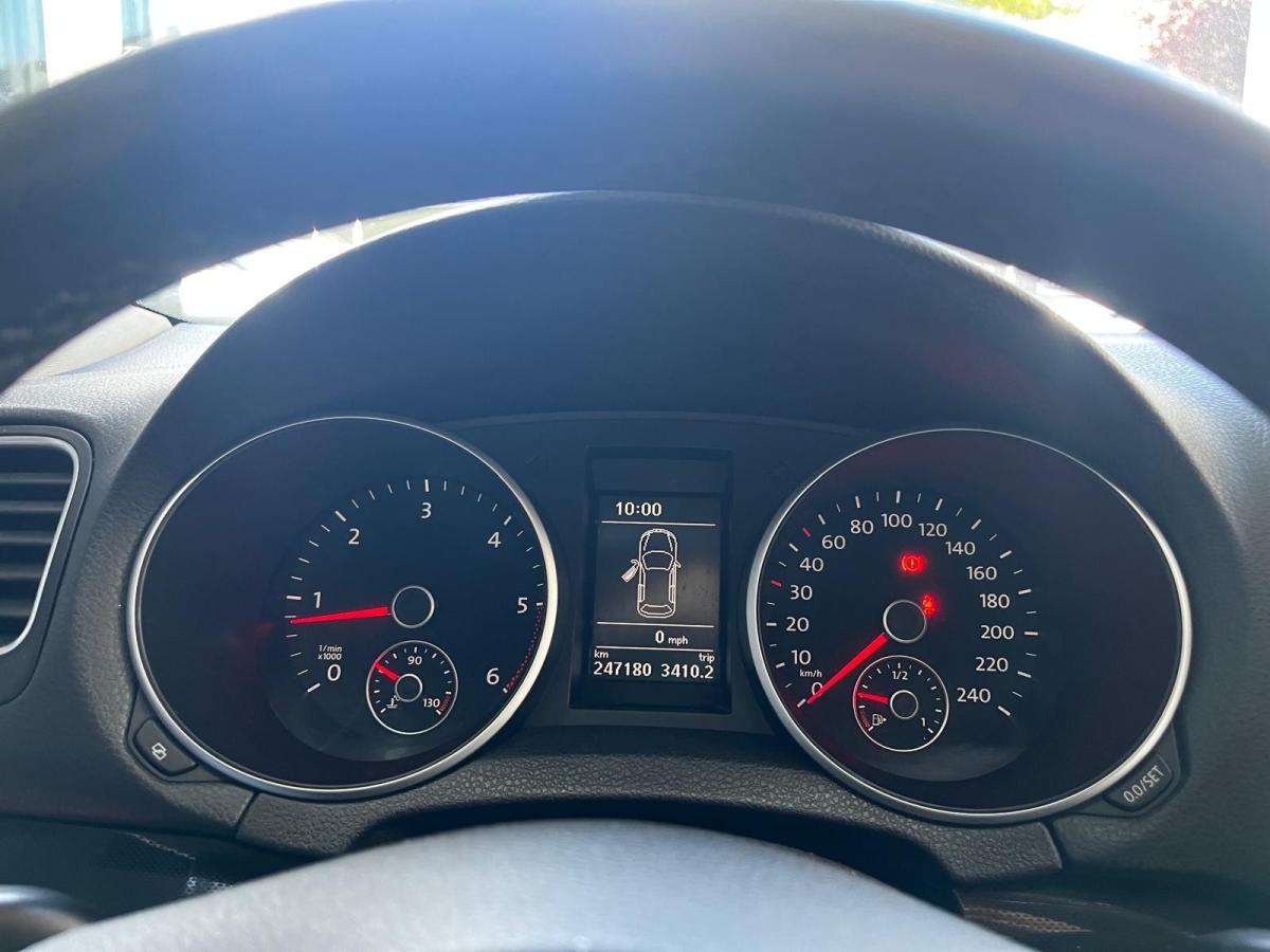 volkswagen-golf-variant-2011-diesel-1598cc