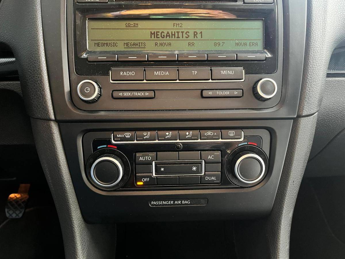 volkswagen-golf-variant-2011-diesel-1598cc
