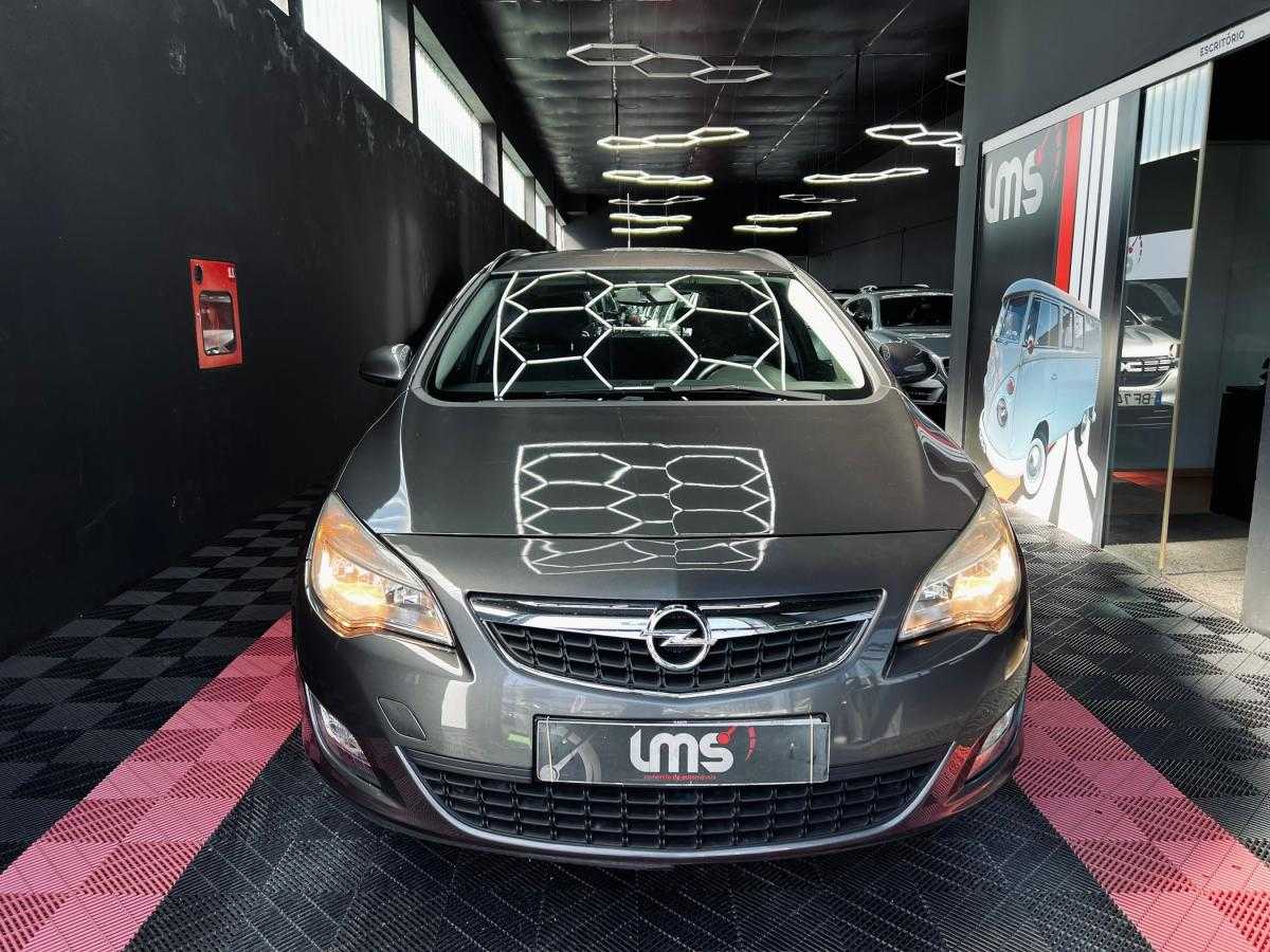 opel-astra-sport-tourer-2011-diesel-1248cc
