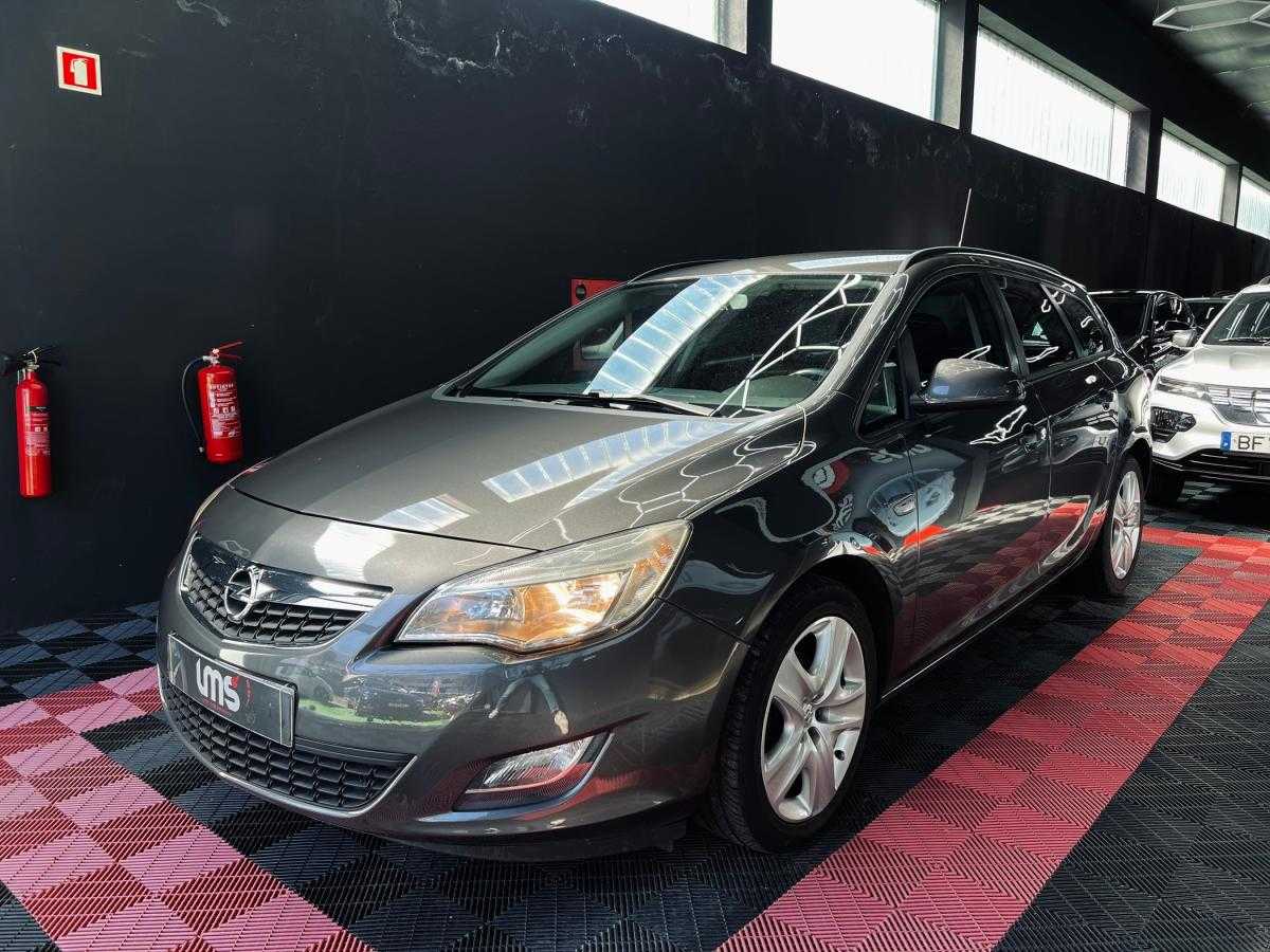 opel-astra-sport-tourer-2011-diesel-1248cc