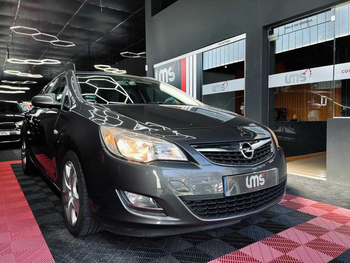 opel-astra-sport-tourer-2011-diesel-1248cc