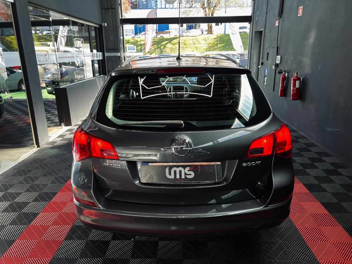 opel-astra-sport-tourer-2011-diesel-1248cc