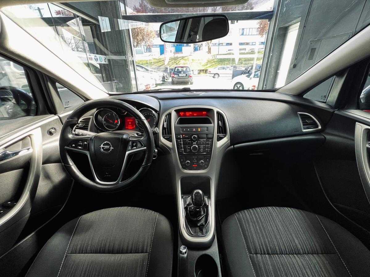 opel-astra-sport-tourer-2011-diesel-1248cc