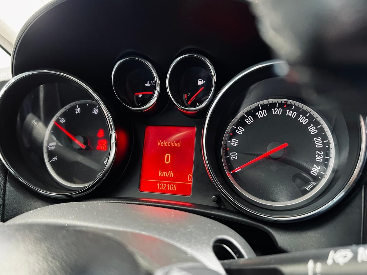 opel-astra-sport-tourer-2011-diesel-1248cc