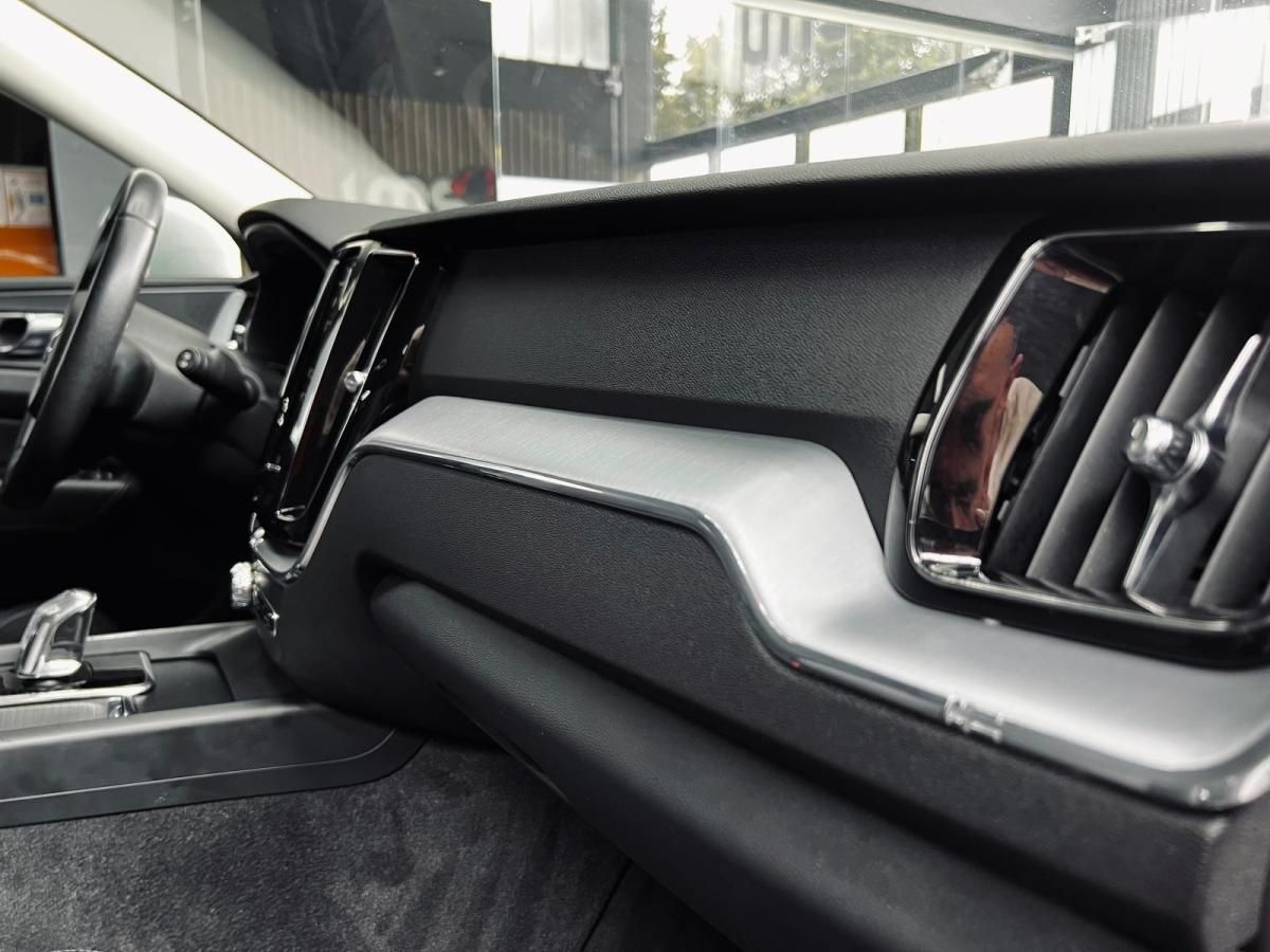 volvo-xc60-2018-hibrido-a-gasolina-1969cc