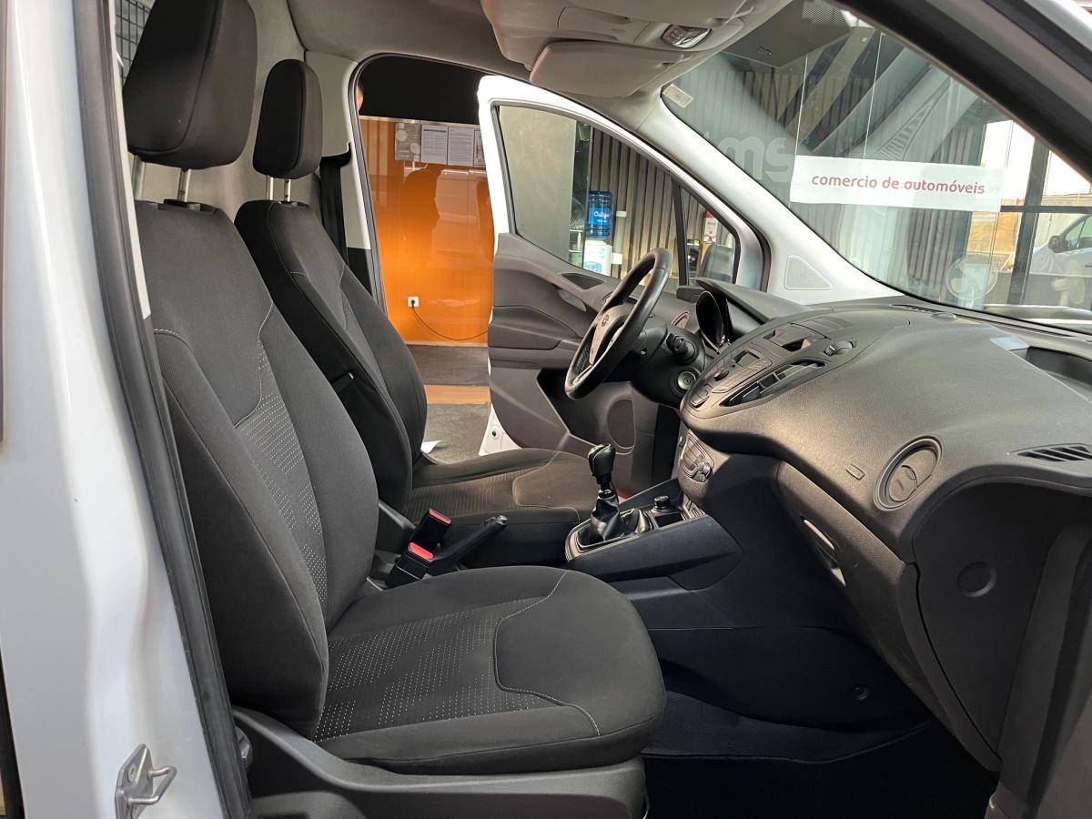 ford-transit-courier-2018-diesel-1499cc