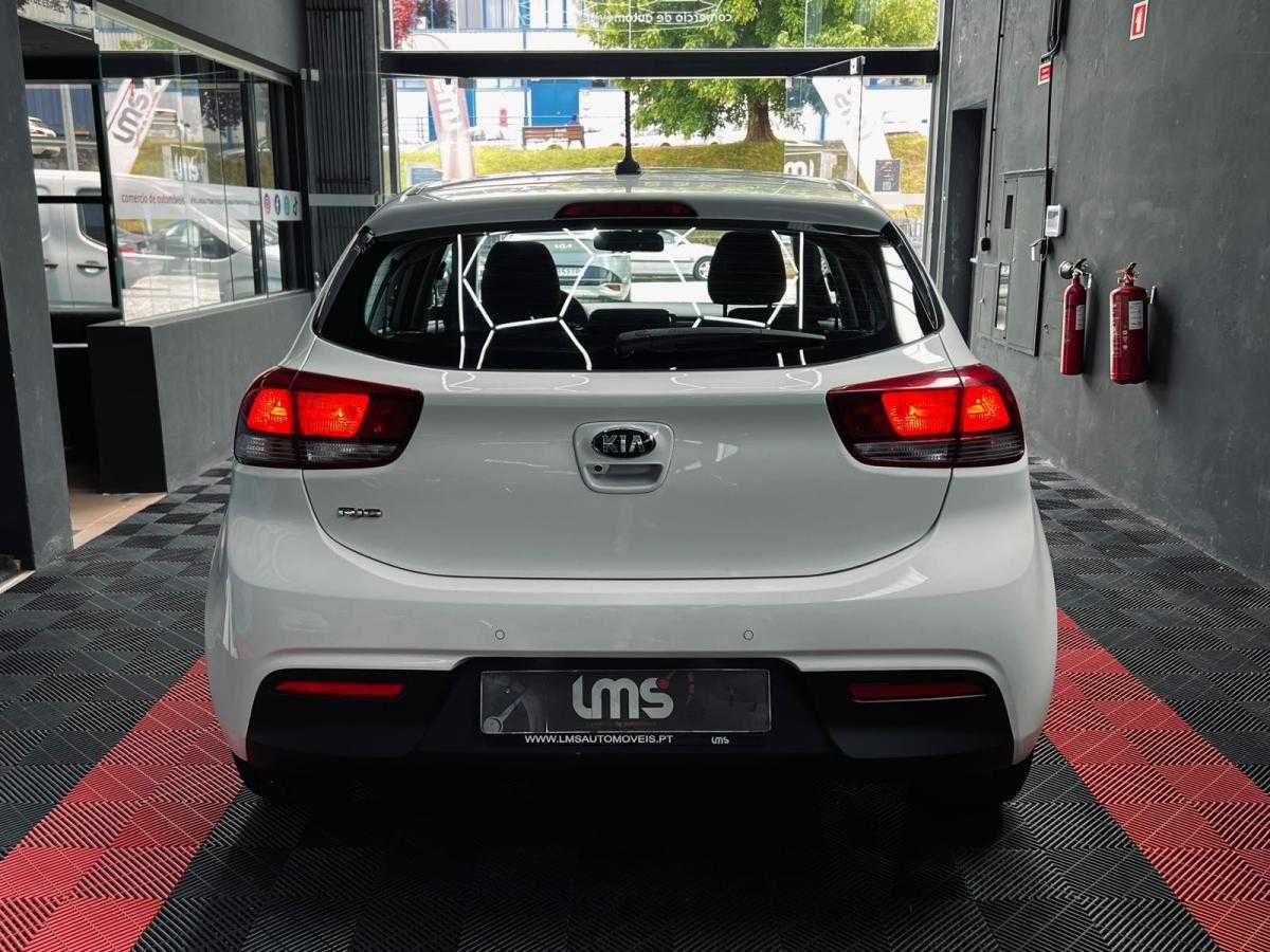 kia-rio-2018-gasolina-1248cc