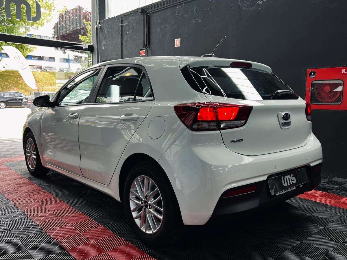 kia-rio-2018-gasolina-1248cc