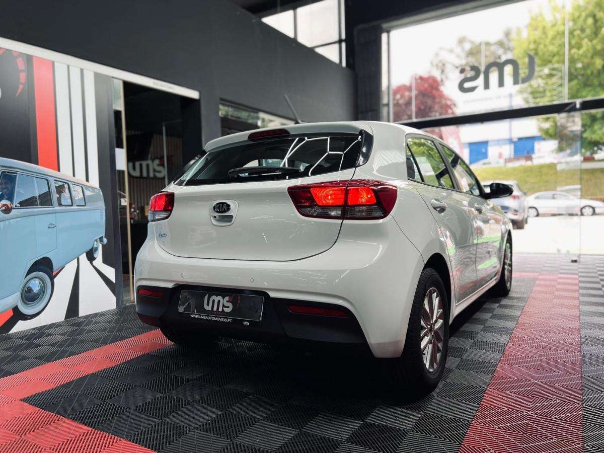 kia-rio-2018-gasolina-1248cc