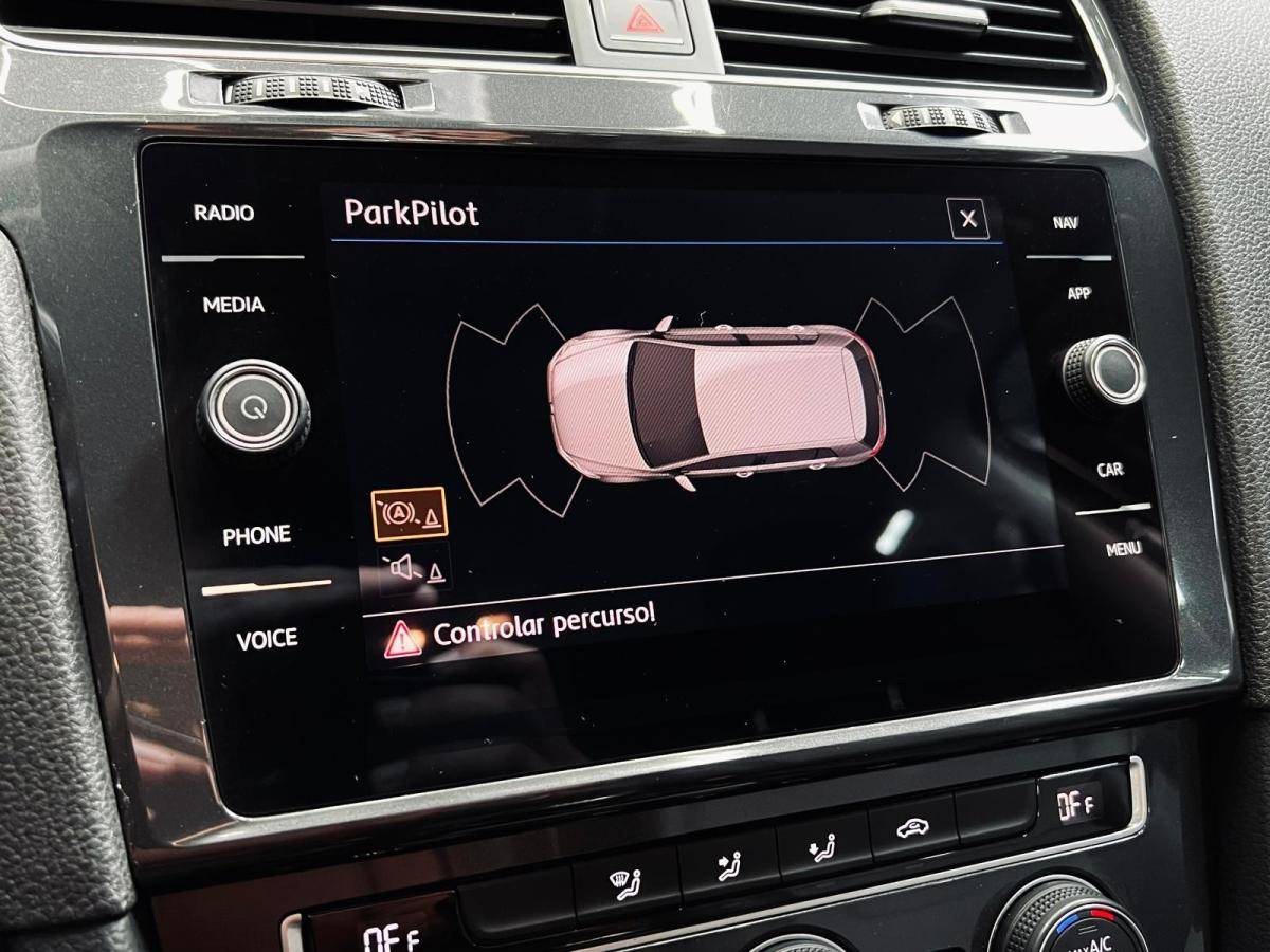 volkswagen-golf-2018-diesel-1598cc