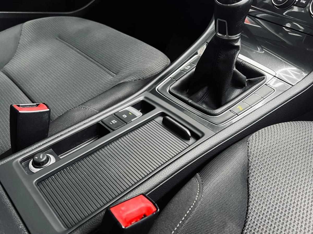 volkswagen-golf-2018-diesel-1598cc